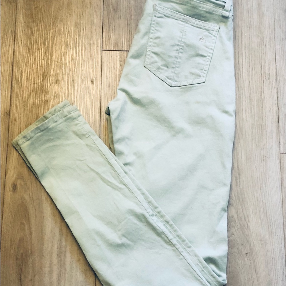 Woman’s Rag & Bone Skinny Jean in Mint Green. size 26